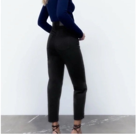 Zara Mom Fit Biker Jeans Black size 30 Nwt - Picture 2 of 6